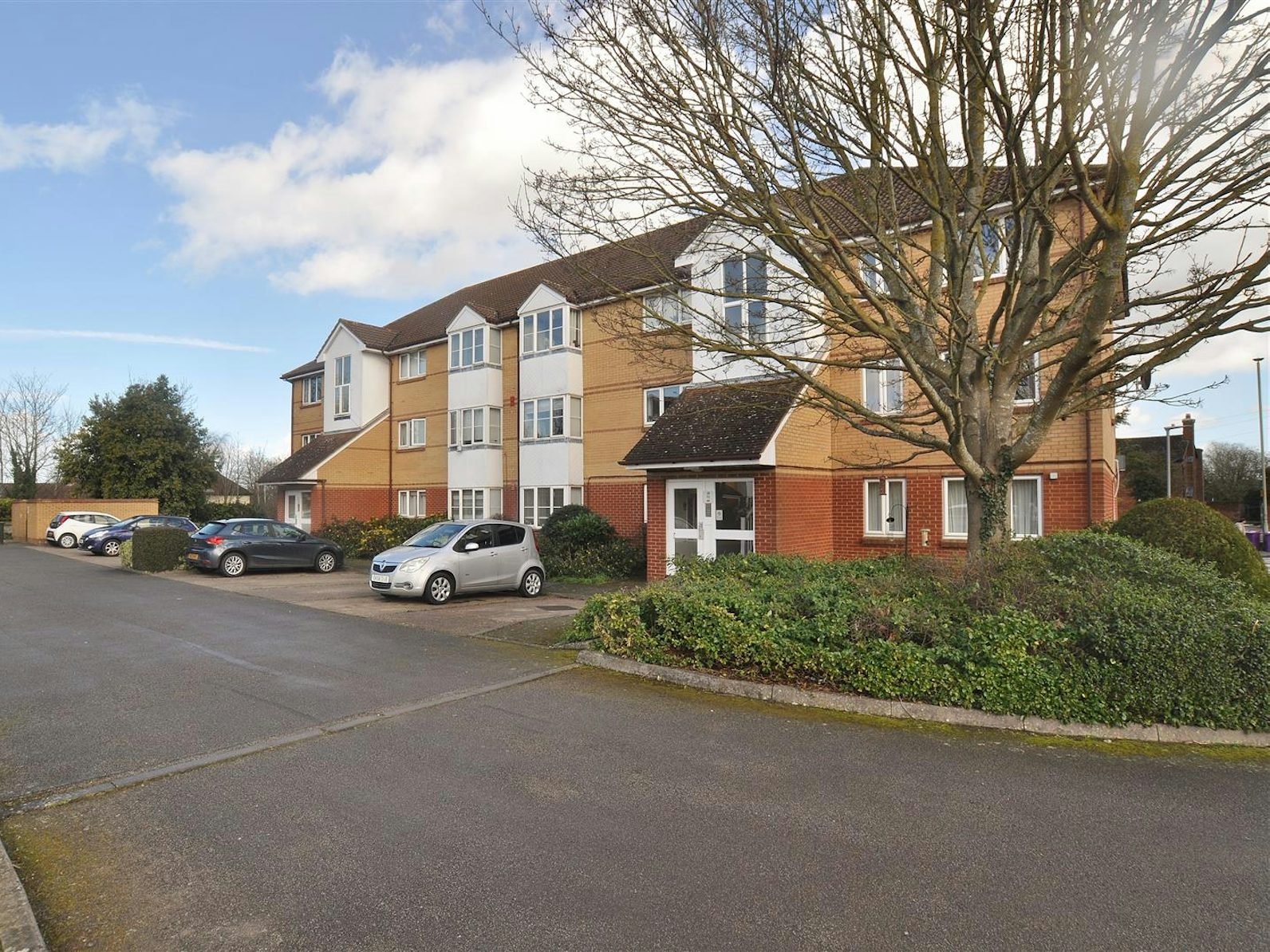 Flat for sale on Chestnut Court Bedford Road, Hitchin, SG5