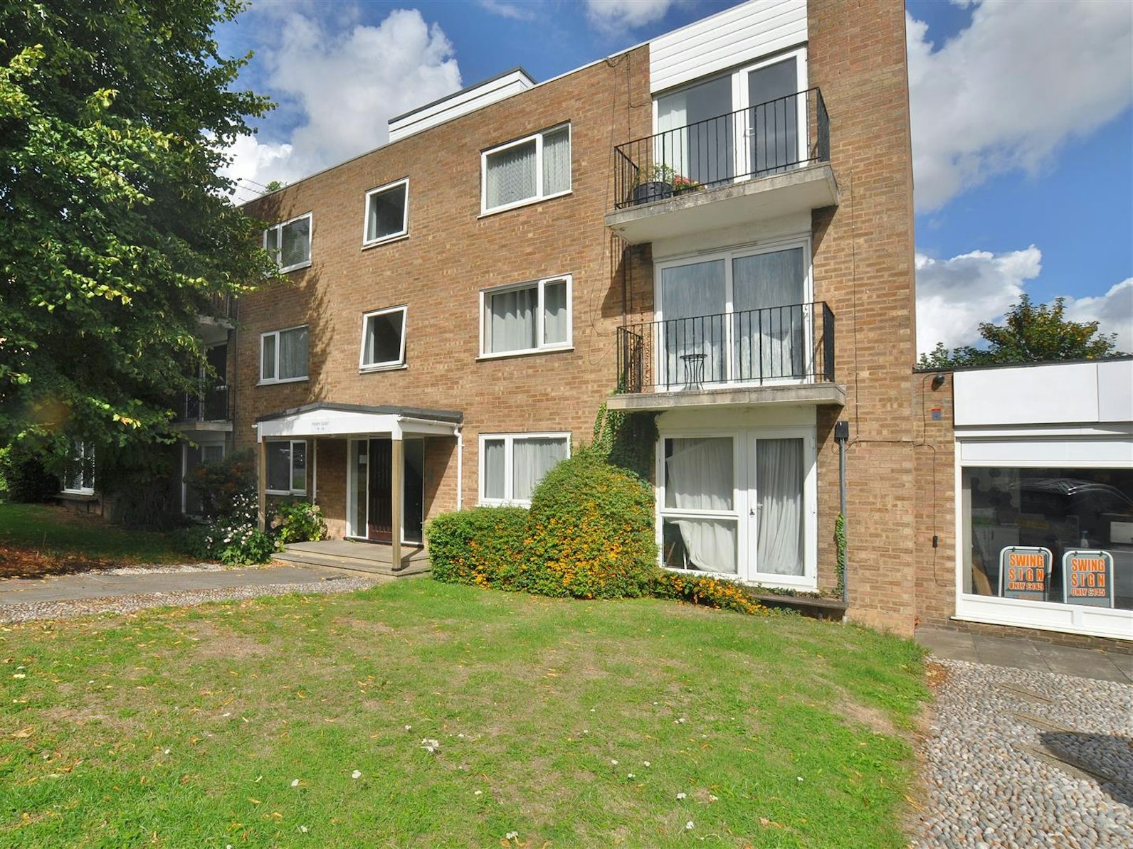 Flat for sale on Priory Court Hitchin, SG4