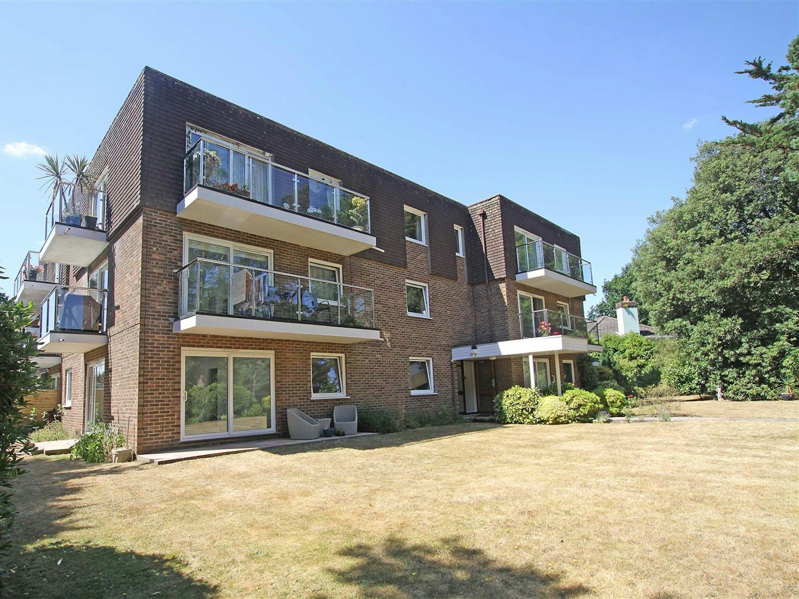 Apartment for sale on Queens Park West Drive Bournemouth, BH8