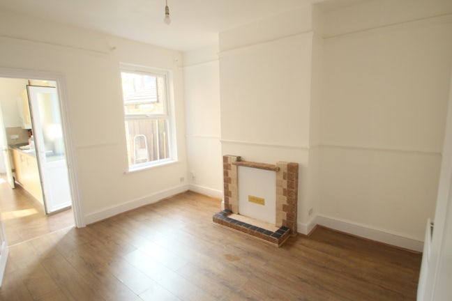 Gallery image #2 for Lyndhurst Road, Dallow Area, Luton, LU1