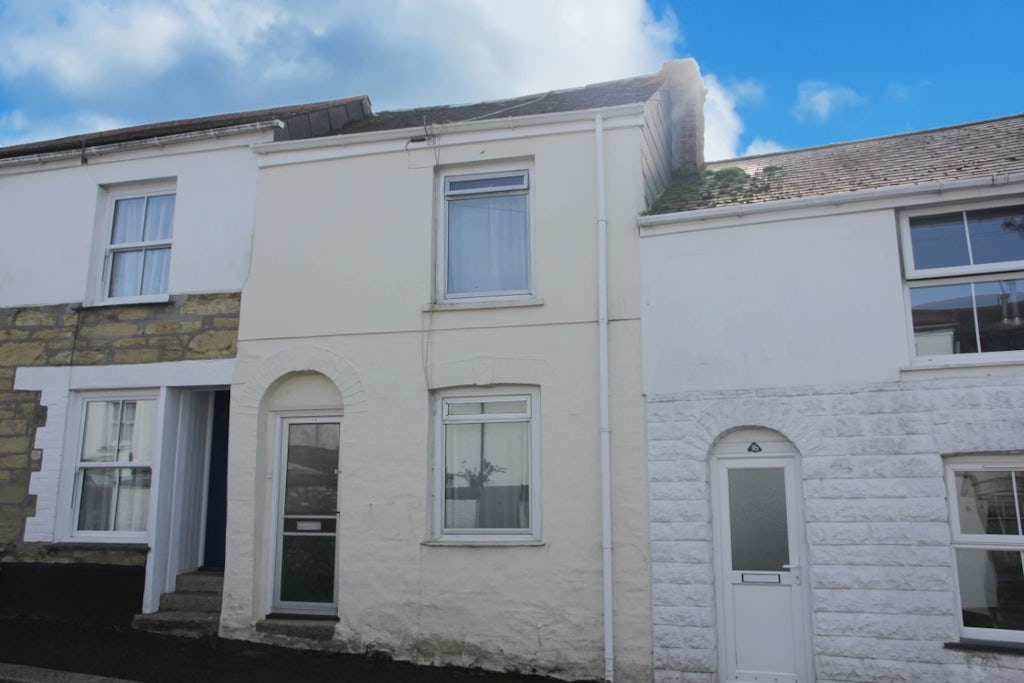 2 Bedroom Property For Sale in Truro