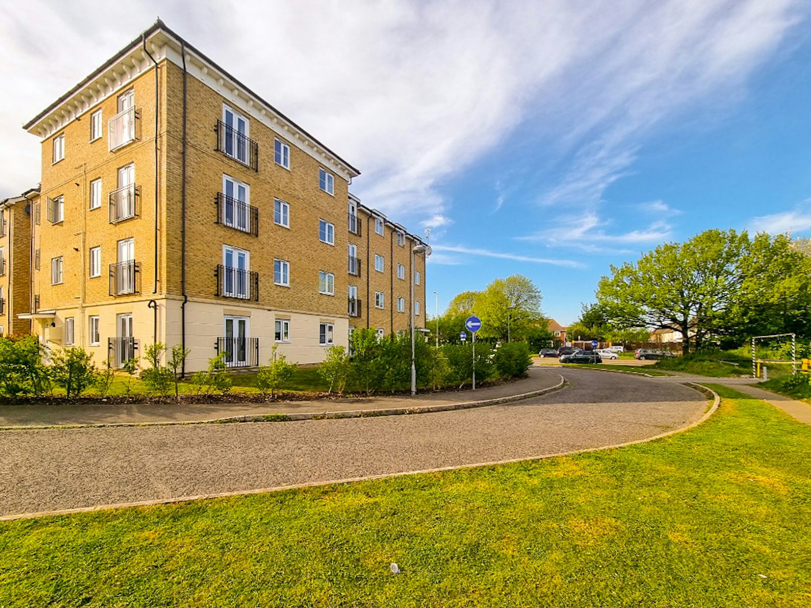 Flat for sale on 2C Dodd Road Watford, WD24