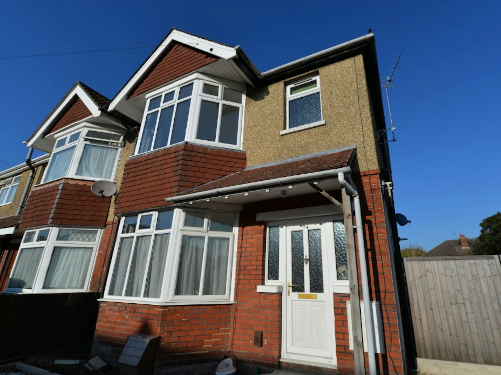 Semi-detached House to rent on Kitchener Road Southampton, SO17