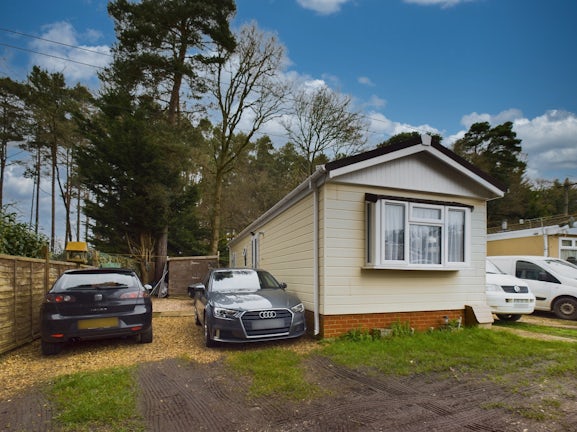 Gallery image #1 for Pinelands Mobile Home Park, Reading, RG7