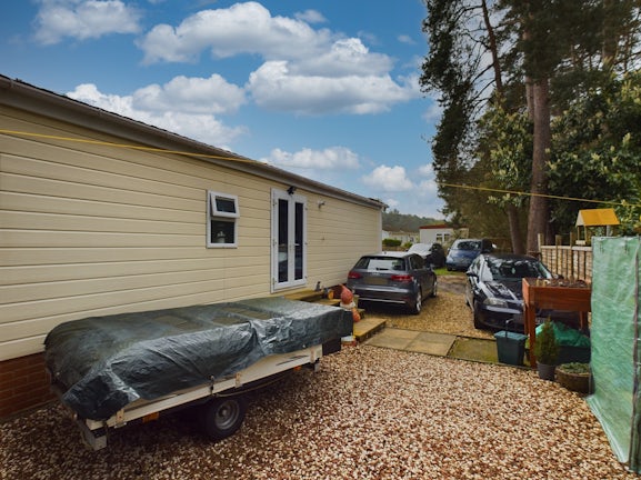 Gallery image #6 for Pinelands Mobile Home Park, Reading, RG7