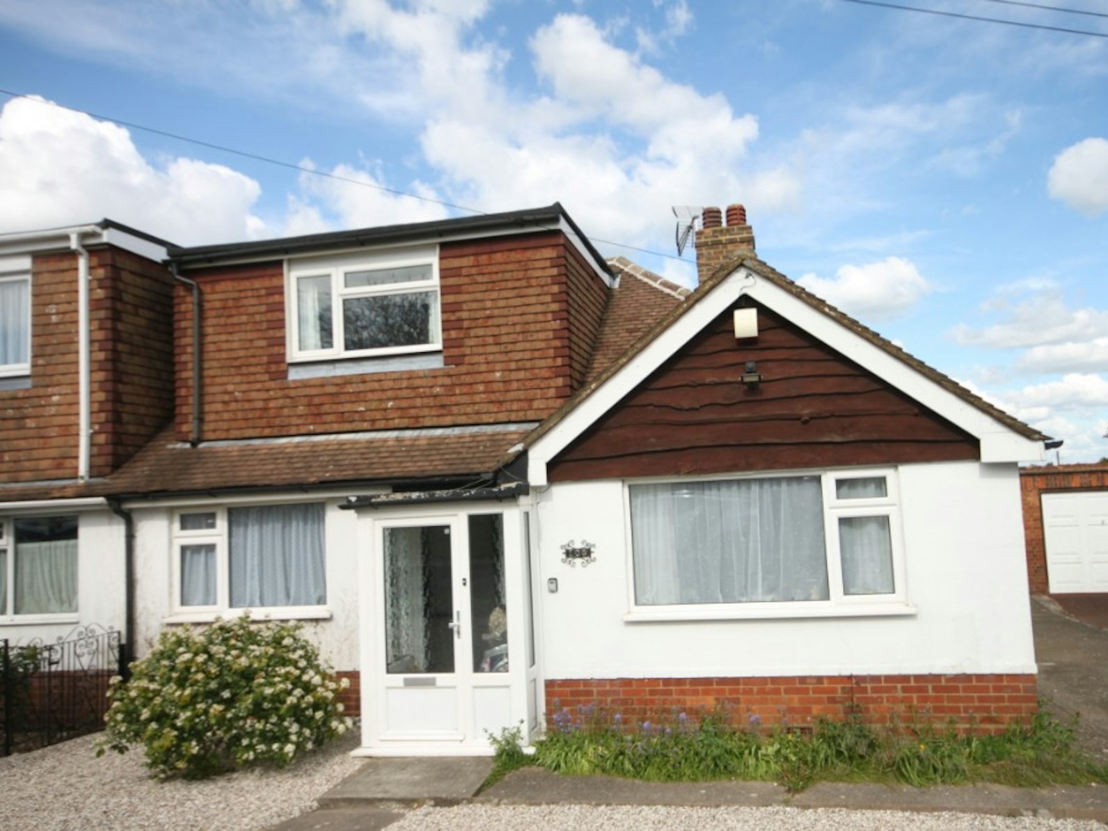 Semi-detached House for sale on Browning Road Luton, LU4