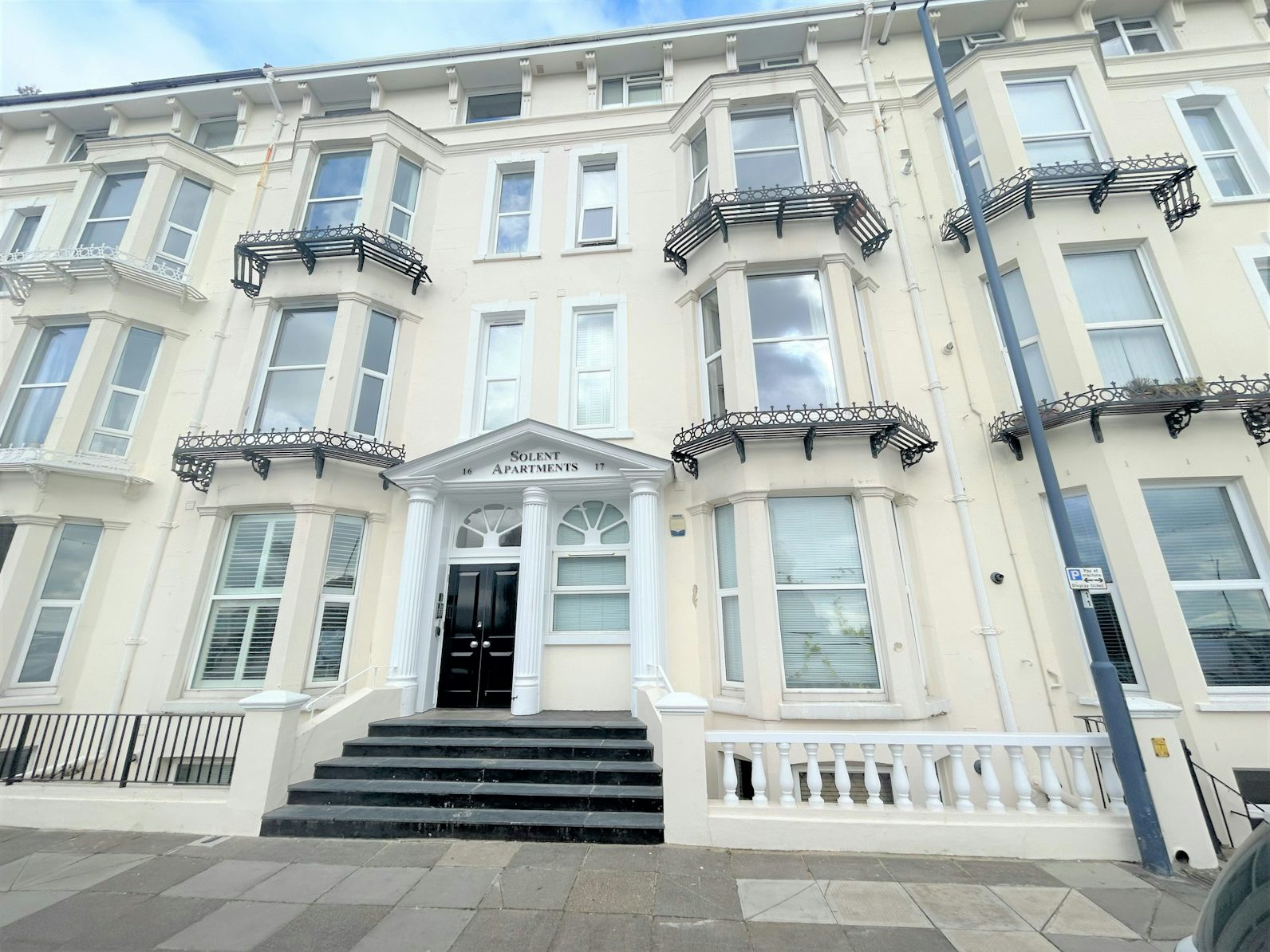 Flat to rent on 16-17 South Parade Southsea, Portsmouth, PO5