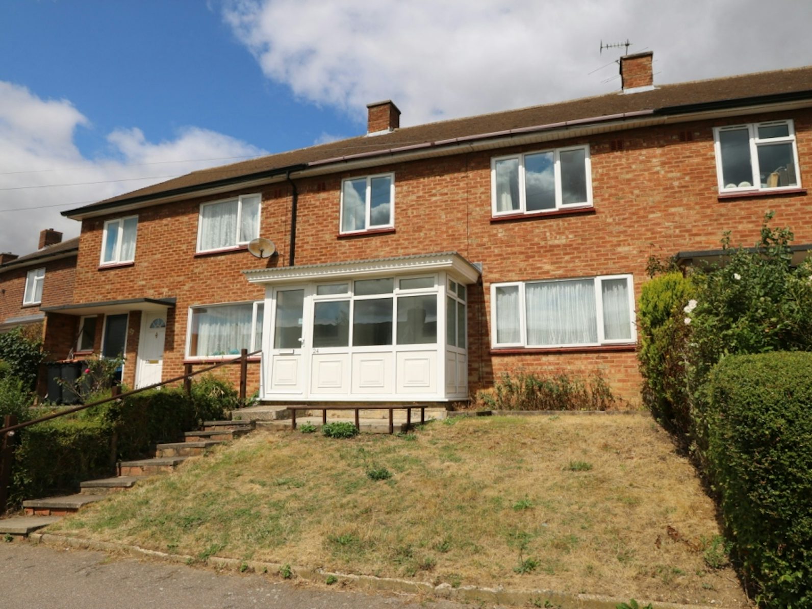 Terraced House for sale on Roundmead Bedford, MK41