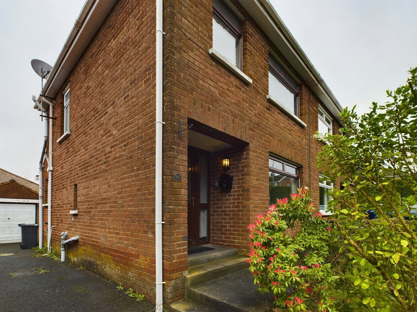 Semi-detached House for sale on Lennox Avenue Belfast, BT8