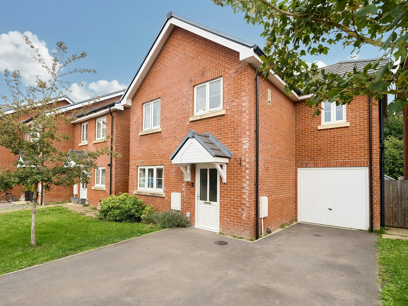 Detached House for sale on Steeplechase Rise Andover, SP11