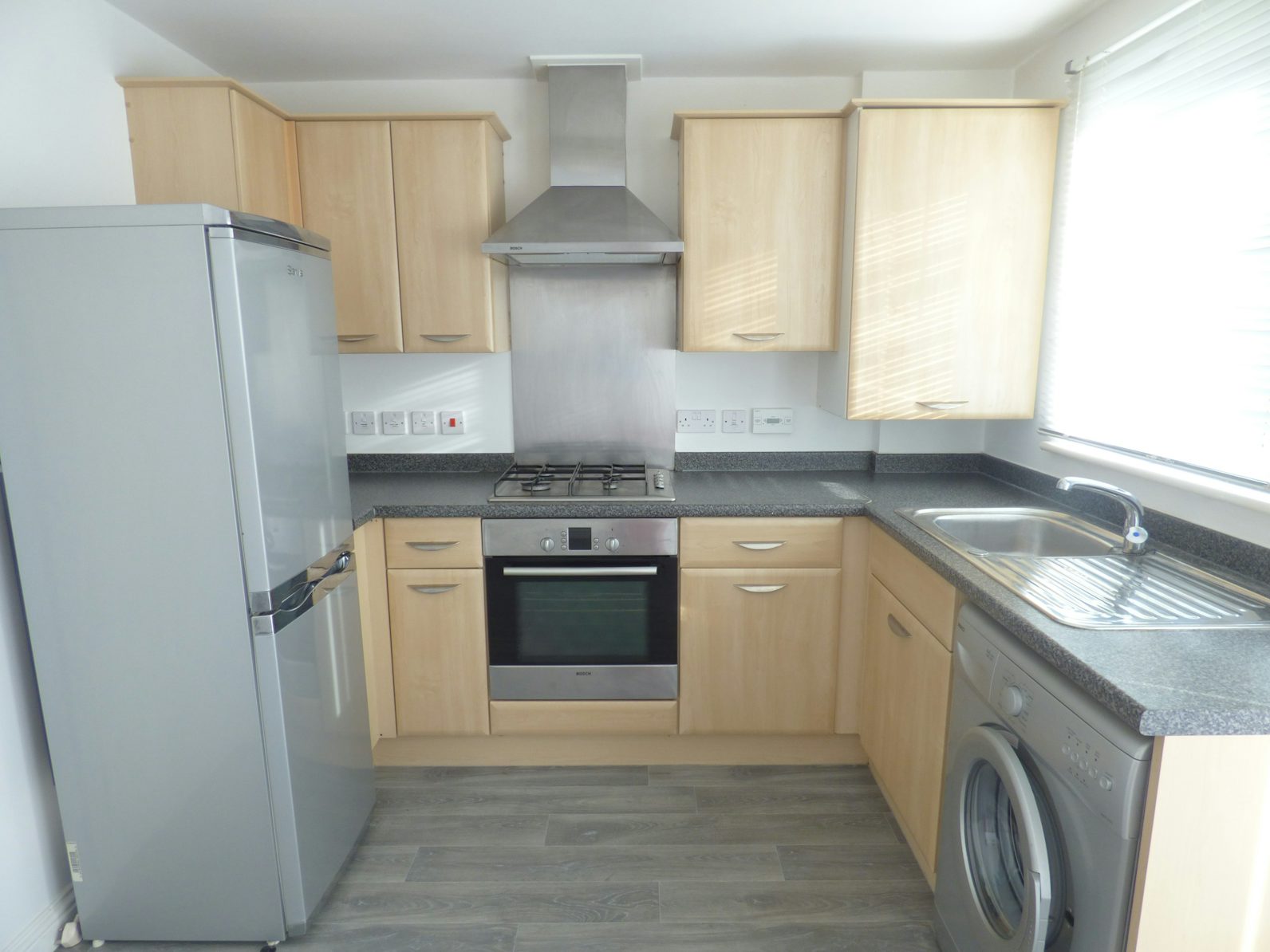 Terraced House to rent on Beeston Court Laindon, SS15