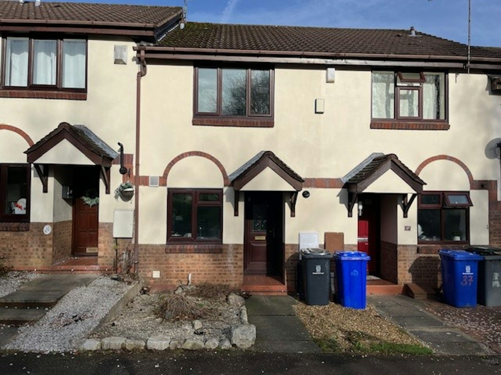 Terraced House to rent on Falcon Rd Blythe Bridge, ST3