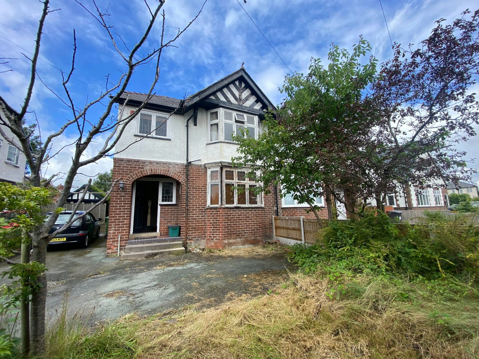 Semi-detached House for sale on Chester Road Wrexham, LL11