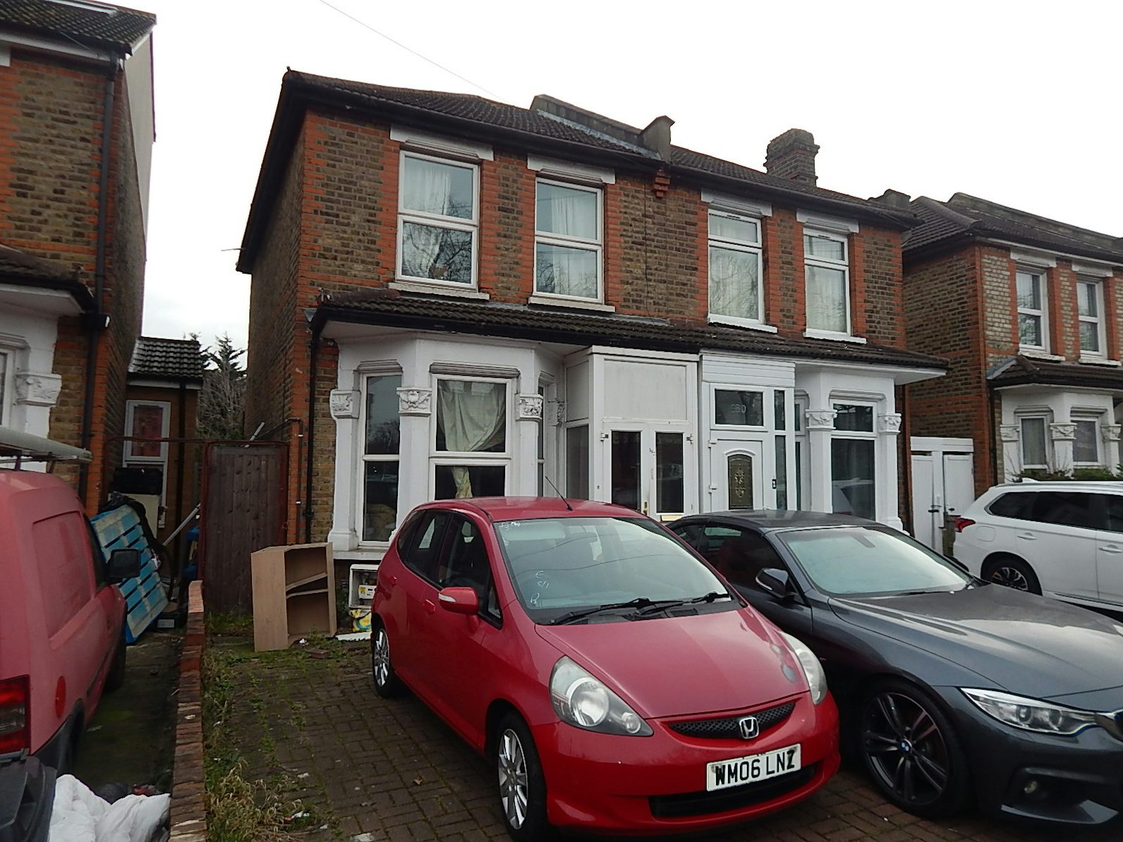 Semi-detached House for sale on Barley Lane Ilford, IG3