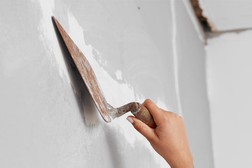 How to Repair a Hole in Plasterboard