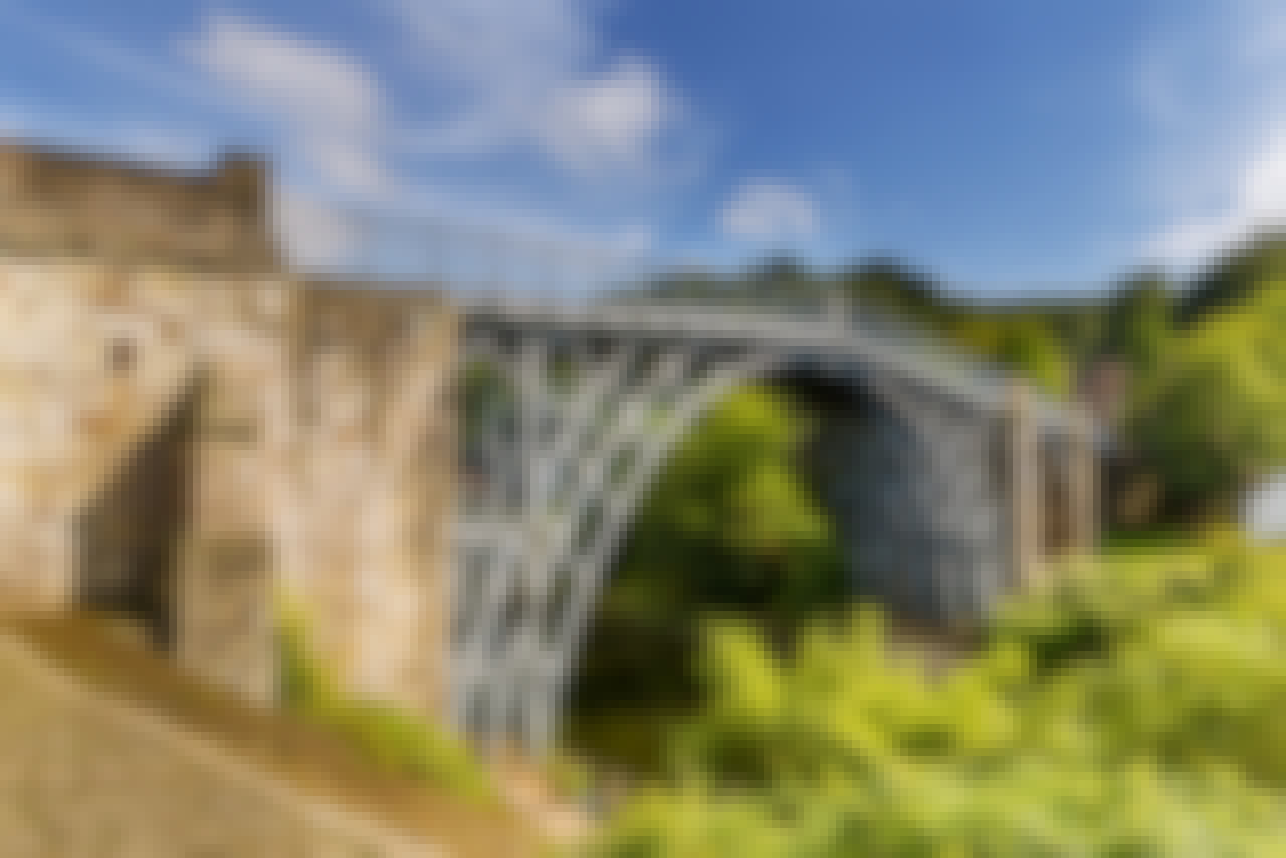 The Iron Bridge over the River Severn, Ironbridge Gorge, Shropshire, England.