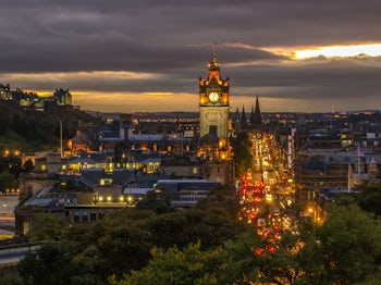 Edinburgh-at-night-Edinburgh-private-rental-market-Q4-2019